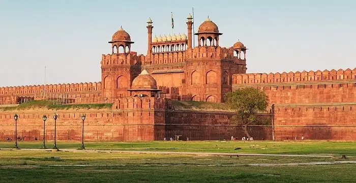 Discovering Delhi: 10 Must-Visit Iconic Attractions and Places to Explore in India's Capital City